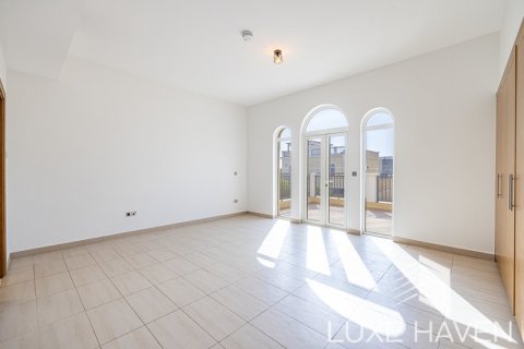 Villa in Jumeirah Park, Dubai, UAE 4 bedrooms, 385.92 sq.m. № 571388 - photo 22