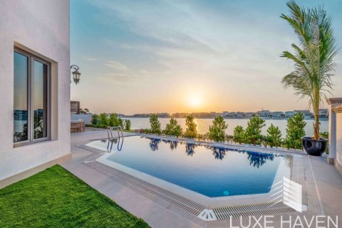 Villa in vendita a Palm Jumeirah, Dubai, EAU 4 camere da letto, 464.52 mq. № 571387 - foto 1