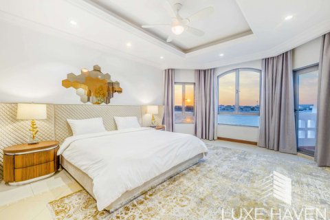 Villa in vendita a Palm Jumeirah, Dubai, EAU 4 camere da letto, 464.52 mq. № 571387 - foto 11