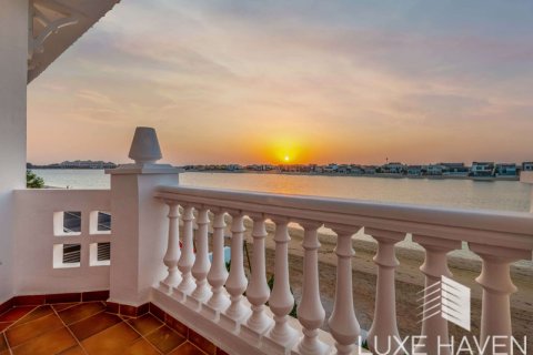 Villa in vendita a Palm Jumeirah, Dubai, EAU 4 camere da letto, 464.52 mq. № 571387 - foto 12