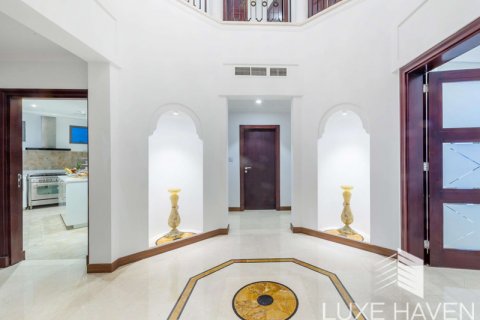 Villa in vendita a Palm Jumeirah, Dubai, EAU 4 camere da letto, 464.52 mq. № 571387 - foto 4