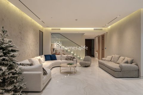 Vila v Tilal Al Ghaf, Dubai, SAE 4 spálne, 465 m2 č. 720609 - Fotografia 15