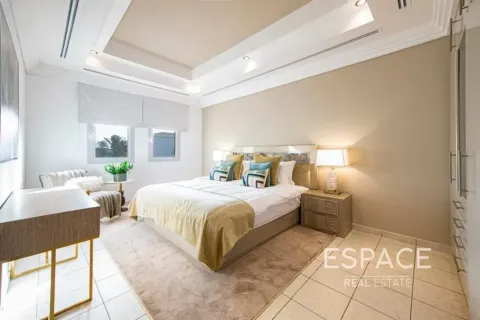 Vila v Meadows, Dubai, SAE 6 ložnice, 595 m² Č.: 738460 - fotografie 7