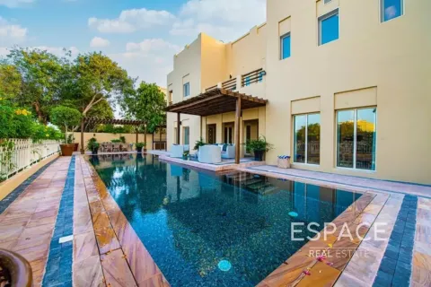 Vila v Meadows, Dubai, SAE 6 ložnice, 595 m² Č.: 738460 - fotografie 1