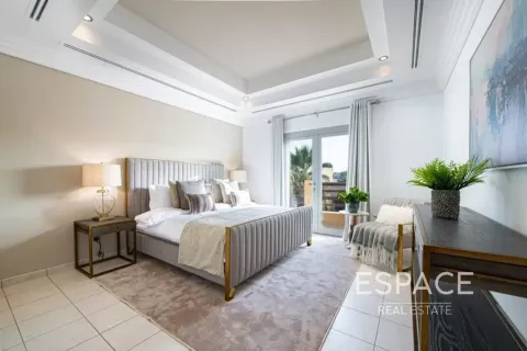 Vila v Meadows, Dubai, SAE 6 ložnice, 595 m² Č.: 738460 - fotografie 11