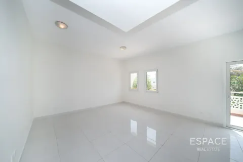 Vila di Meadows, Dubai, UAE 6 bilik tidur, 457 meter persegi № 738433 - foto 10