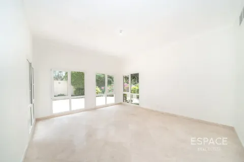 Vila di Meadows, Dubai, UAE 6 bilik tidur, 457 meter persegi № 738433 - foto 5