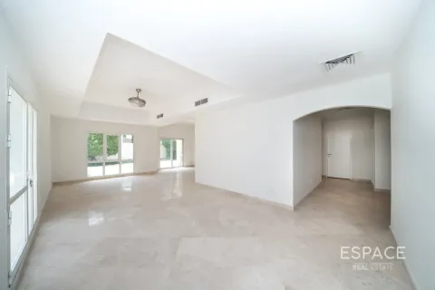 Vila di Meadows, Dubai, UAE 6 bilik tidur, 457 meter persegi № 738433 - foto 3
