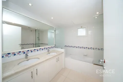 Vila di Meadows, Dubai, UAE 6 bilik tidur, 457 meter persegi № 738433 - foto 13