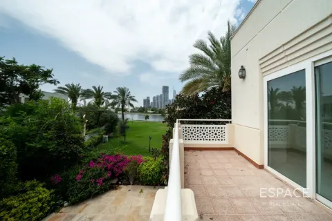 Vila di Meadows, Dubai, UAE 6 bilik tidur, 457 meter persegi № 738433 - foto 17
