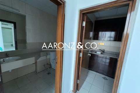 Зняти в оренду офіс в Бизнес-Бэй, Дубай, ОАЕ 177м2, № 693865 - фото 17