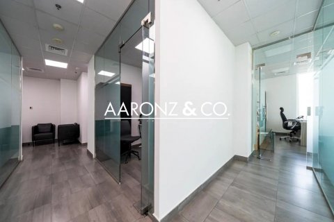 Üürile anda kontor asukohaga Business Bay, Dubai, AÜE: 130 m² Nr 693859 - pilt 4
