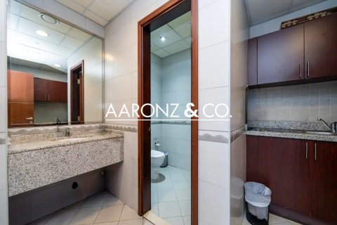 Üürile anda kontor asukohaga Business Bay, Dubai, AÜE: 130 m² Nr 693859 - pilt 9