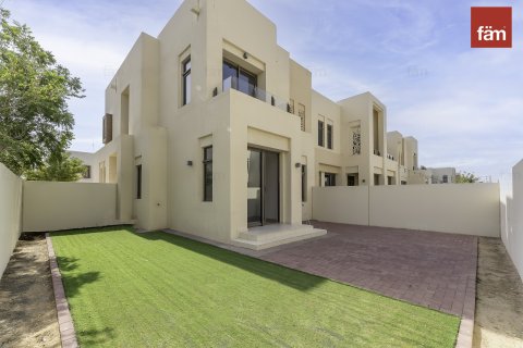 Villa en alquiler en Reem, Dubai, EAU 3 dormitorios, 266.1 m2 № 647785 - foto 1
