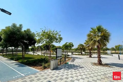 Land in Dubai, VAE: 1372.8 m2 Nr. 686023