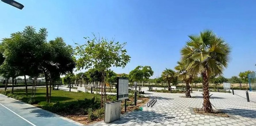Tokë në Dubai, Emiratet e Bashkuara Arabe 1372.8 m2. № 686023