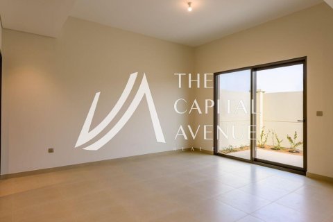Khalifa City、Abu Dhabi、UAEにあるヴィラ 5ベッドルーム、428.1 m2 No737227