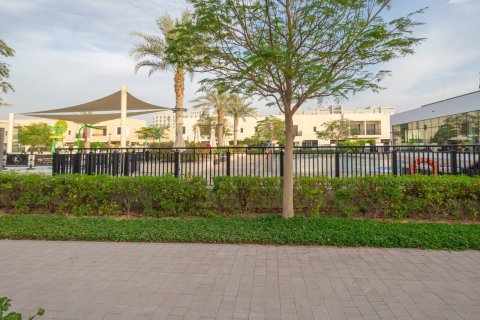 Vilë në Town Square, Dubai, Emiratet e Bashkuara Arabe 3 dhoma gjumi, 211.54013100 m2. № 738779 - Foto 17