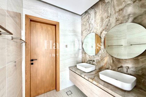 Vila u gradu Al Barsha, Dubai, UAE 4 spavaće sobe, 853.77857000 m2 Br. 738783 - Slika 23