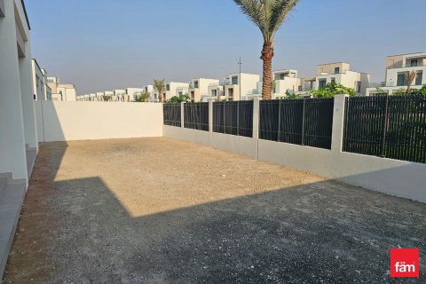 Villa te huur in Dubai, VAE 4 slaapkamers, 458.5 vr.m., nr 682216 - foto 9
