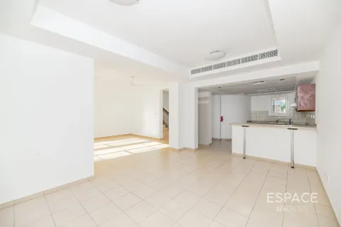 Villa te huur in Arabian Ranches, Dubai, VAE 3 slaapkamers, 283 vr.m., nr 661320 - foto 2