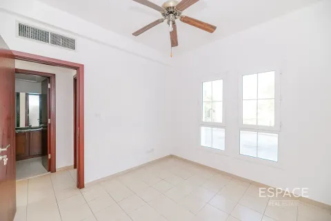 Villa te huur in Arabian Ranches, Dubai, VAE 3 slaapkamers, 283 vr.m., nr 661320 - foto 7