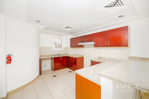 Villa te huur in Arabian Ranches, Dubai, VAE 3 slaapkamers, 283 vr.m., nr 661320 - foto 3