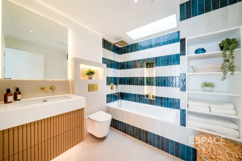 Vilă de vânzare în Meadows, Dubai, EAU 5 dormitoare, 344 mp. №660974 - poză 13