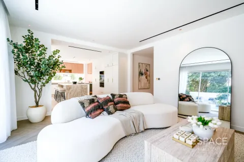 Vilă de vânzare în Meadows, Dubai, EAU 5 dormitoare, 344 mp. №660974 - poză 2