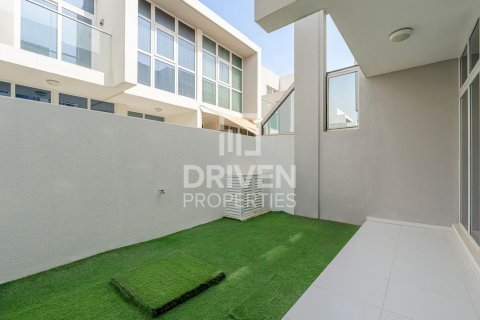 Városi lakóépület itt: DAMAC Hills (Akoya by DAMAC), Dubai, EAE, 3 hálószoba, 158 m², azonosító: 654757 - fénykép 17