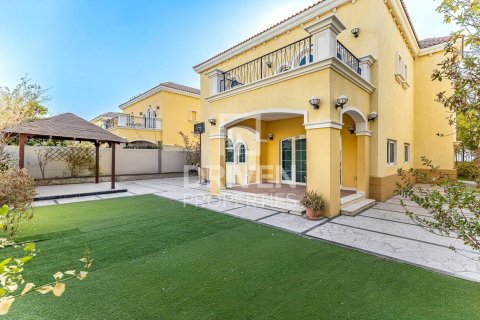 Villa sa Jumeirah Park, Dubai, UAE 3 silid-tulugan, 510 sq.m. № 655051 - larawan 1