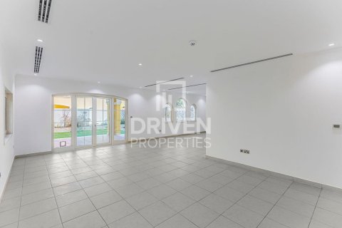 Villa sa Jumeirah Park, Dubai, UAE 3 silid-tulugan, 510 sq.m. № 655051 - larawan 27