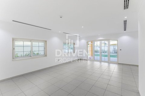 Villa sa Jumeirah Park, Dubai, UAE 3 silid-tulugan, 510 sq.m. № 655051 - larawan 14