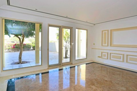 Villa te huur in Arabian Ranches, Dubai, VAE 5 slaapkamers, 767 vr.m., nr 661397 - foto 3