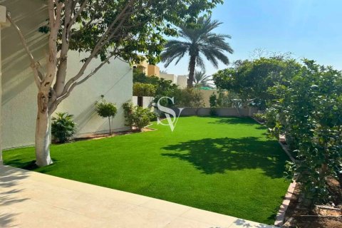 Villa te huur in Arabian Ranches, Dubai, VAE 5 slaapkamers, 767 vr.m., nr 661397 - foto 18