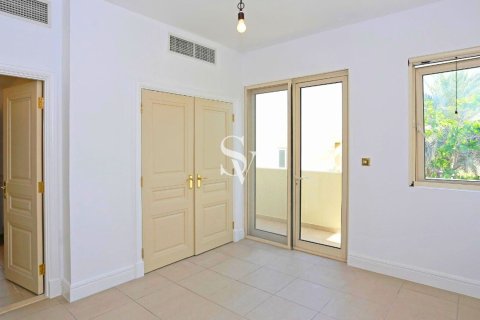 Villa te huur in Arabian Ranches, Dubai, VAE 5 slaapkamers, 767 vr.m., nr 661397 - foto 12