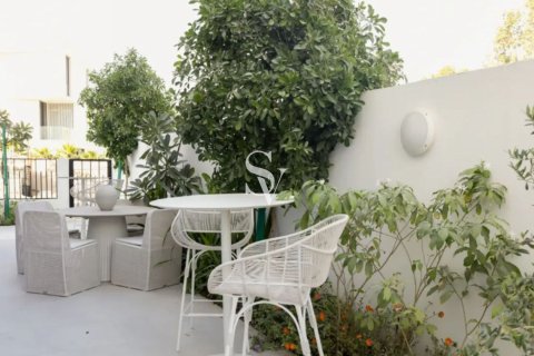 Townhouse in Al Barari, Dubai, UAE 4 bedrooms, 180 sq.m. № 661398 - photo 8