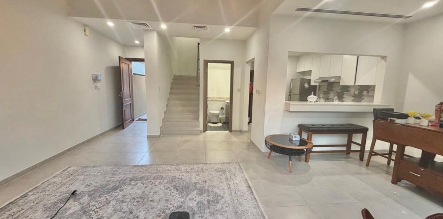 فيلا في دبي 2 غرفة نوم ، 173.4 متر مربع . ر قم 687649