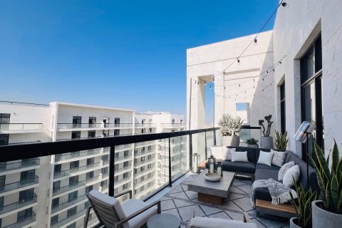 Apartment in Dubai, UAE 3 bedrooms, 214 sq.m. № 713370
