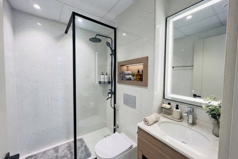 Apartment in Dubai, UAE 3 bedrooms, 214 sq.m. № 713370 - photo 28