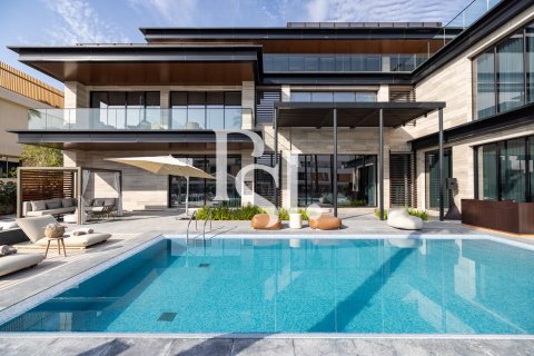 Villa in Al Reem Island, Abu Dhabi, UAE 6 bedrooms, 1112 sq.m. № 717336 - photo 1