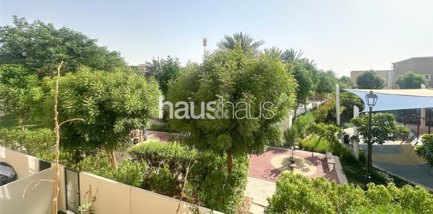Vilë në Dubai Land, Dubai, Emiratet e Bashkuara Arabe 4 dhoma gjumi, 206 m2. № 626526