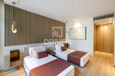 Vilë në Jumeirah Islands, Dubai, Emiratet e Bashkuara Arabe 4 dhoma gjumi, 493 m2. № 603438 - Foto 9