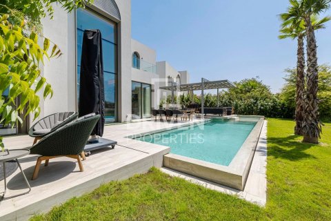 Vilë në Jumeirah Islands, Dubai, Emiratet e Bashkuara Arabe 4 dhoma gjumi, 493 m2. № 603438 - Foto 13