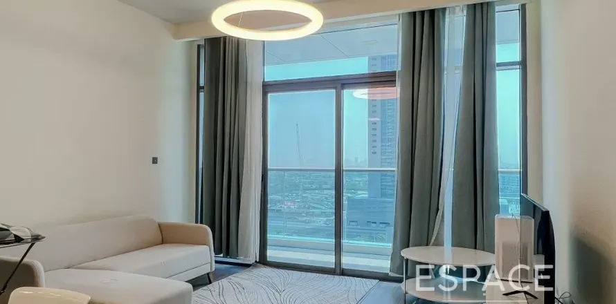 Jumeirah Lake Towers、Dubai、UAEにあるマンション 1ベッドルーム、70 m2 No649608