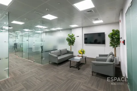 Office til salg i Business Bay, Dubai, UAE 434 kvm № 649607 - foto 1