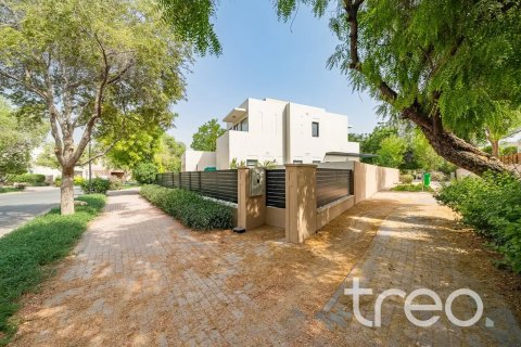 Villa till försäljning i Arabian Ranches, Dubai, UAE 4 sovrum, 380.9 kvm Nr. 755413 - fotografi 4
