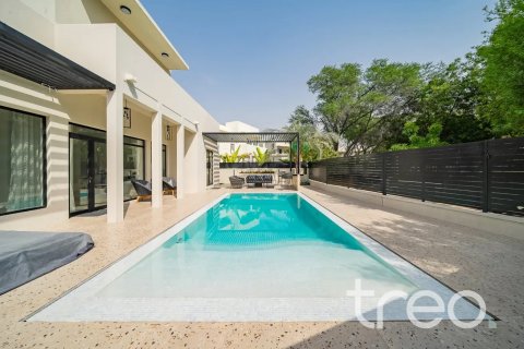 Villa till försäljning i Arabian Ranches, Dubai, UAE 4 sovrum, 380.9 kvm Nr. 755413 - fotografi 2