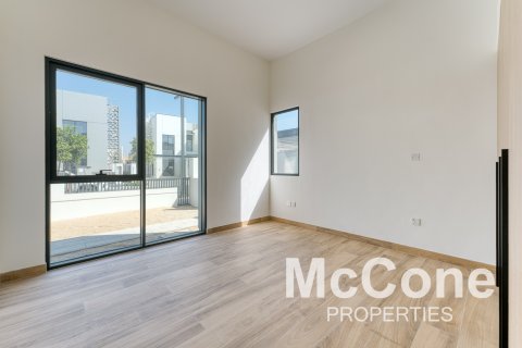 Vilë në Al Furjan, Dubai, Emiratet e Bashkuara Arabe 5 dhoma gjumi, 623.84 m2. № 587421 - Foto 10