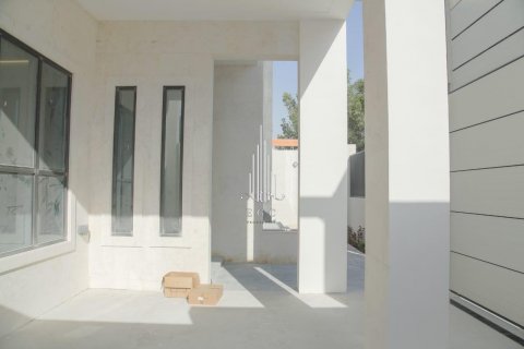Vilë në Al Mushrif, Abu Dhabi, Emiratet e Bashkuara Arabe 7 dhoma gjumi, 635 m2. № 544394 - Foto 6